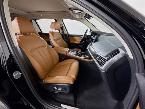 Used 2021 BMW X7 xDrive40i image 24
