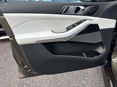 New 2026 BMW X5 xDrive40i w/ M Sport Package image 17