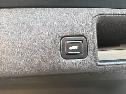 Used 2018 GMC Terrain SLT w/ Preferred Package FWD image 8