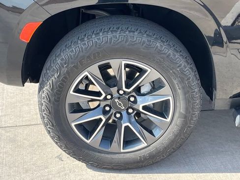 Used 2024 Chevrolet Tahoe Z71 w/ Off-Road Capability Package AWD/4WD image 7