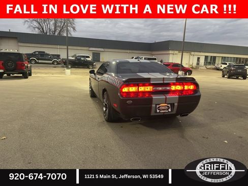 Used 2014 Dodge Challenger SRT8 image 14