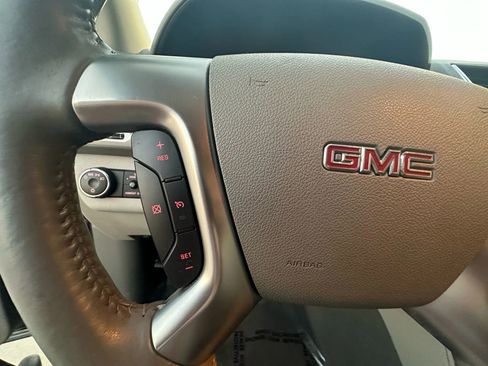 Used 2016 GMC Acadia SLE image 26