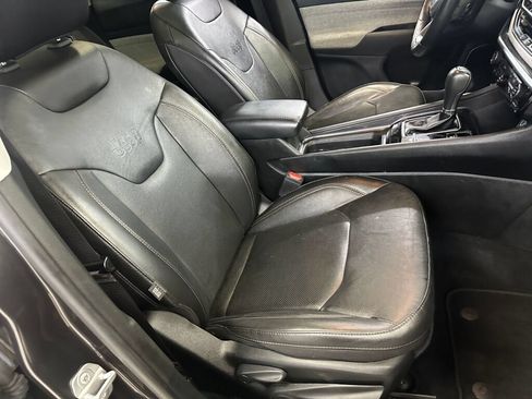 Used 2022 Jeep Compass Latitude w/ Sun and Sound Group AWD/4WD image 30
