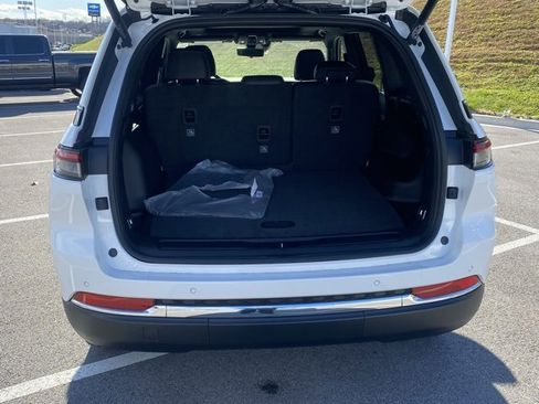 New 2025 Jeep Grand Cherokee Limited image 7
