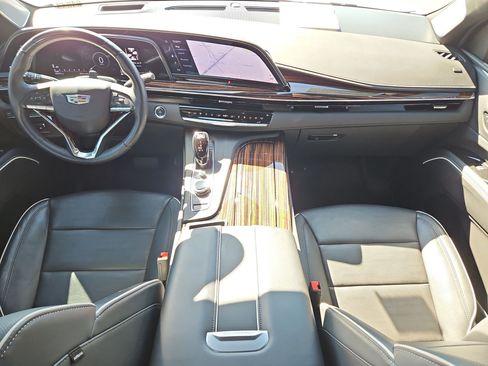 Certified 2024 Cadillac Escalade Premium Luxury w/ Performance Package AWD/4WD image 27