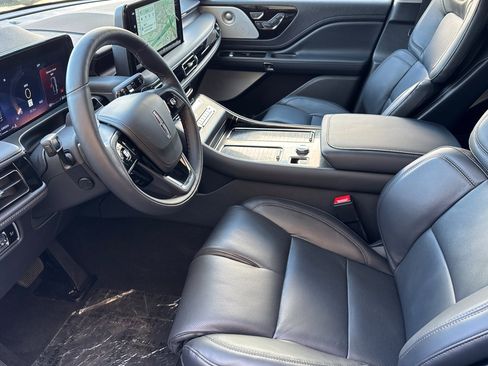 New 2025 Lincoln Aviator Reserve w/ Luxury Package image 9