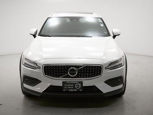 Certified 2024 Volvo V60 B5 Cross Country Ultimate image 5