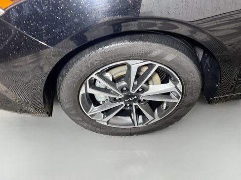 Used 2024 Kia Forte LXS FWD image 14