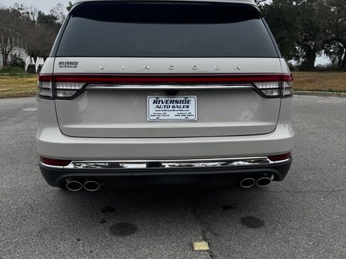 Used 2020 Lincoln Aviator Reserve w/ Equipment Group 202A image 4