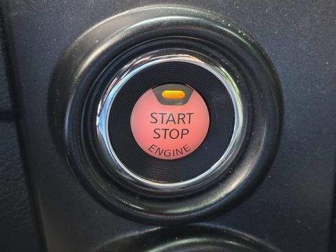 Used 2021 Nissan Titan PRO-4X w/ Pro-4x Convenience Package AWD/4WD image 17