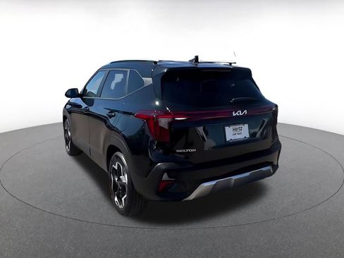 Used 2025 Kia Seltos S image 11