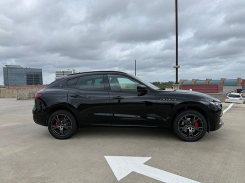 Used 2020 Maserati Levante AWD/4WD image 5