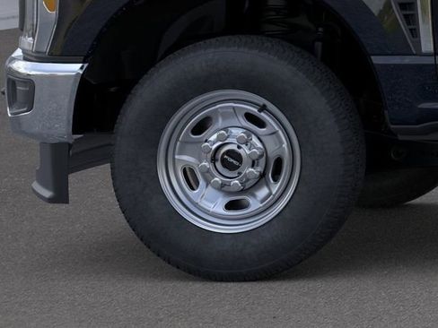 New 2026 Ford F250 XL w/ XL Chrome Package image 19