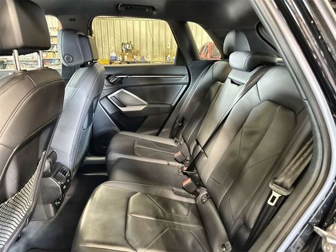 Used 2024 Audi Q3 2.0T Premium image 24
