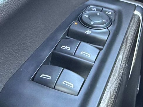 Used 2022 Chevrolet Silverado 1500 RST AWD/4WD image 19