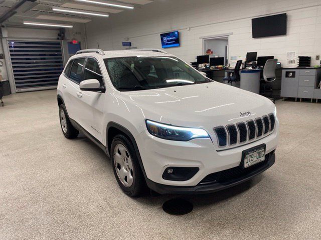 Used 2019 Jeep Cherokee Latitude FWD image 3