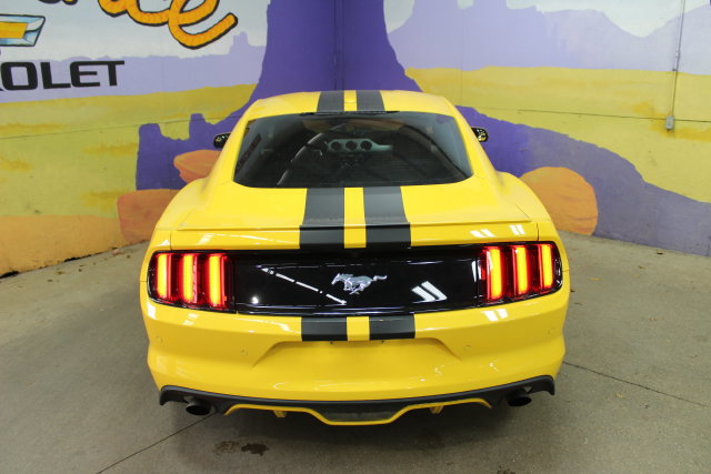 Used 2015 Ford Mustang Premium RWD image 7