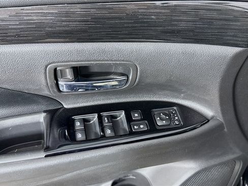 Used 2017 Mitsubishi Outlander SE image 17