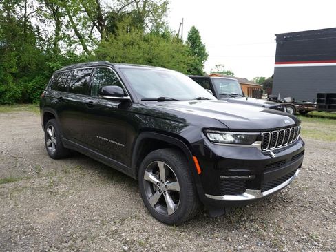 Used 2022 Jeep Grand Cherokee L Limited AWD/4WD image 10