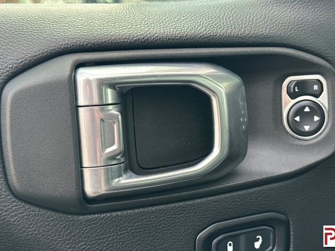 Used 2021 Jeep Wrangler Unlimited Rubicon image 14