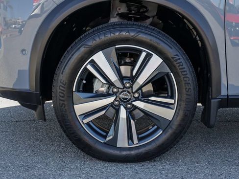 Used 2023 Nissan Rogue SL w/ SL Premium Package FWD image 12