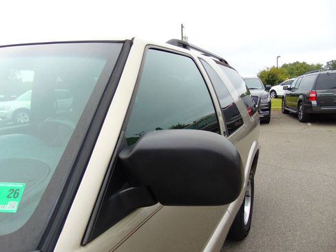 Used 2002 Chevrolet Blazer LS w/ Preferred Equipment Group image 57