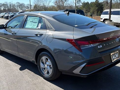 New 2026 Hyundai Elantra SE image 8