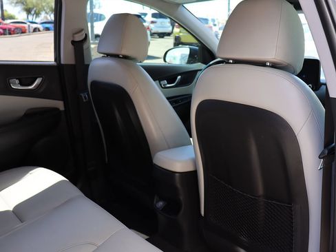 Used 2022 Hyundai Kona Limited FWD image 28