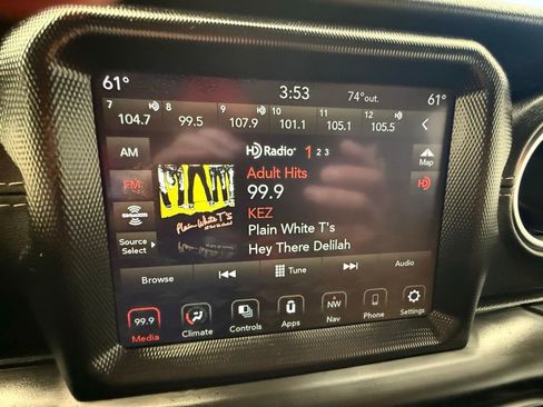 Used 2021 Jeep Wrangler Unlimited Sahara w/ Safety Group image 28