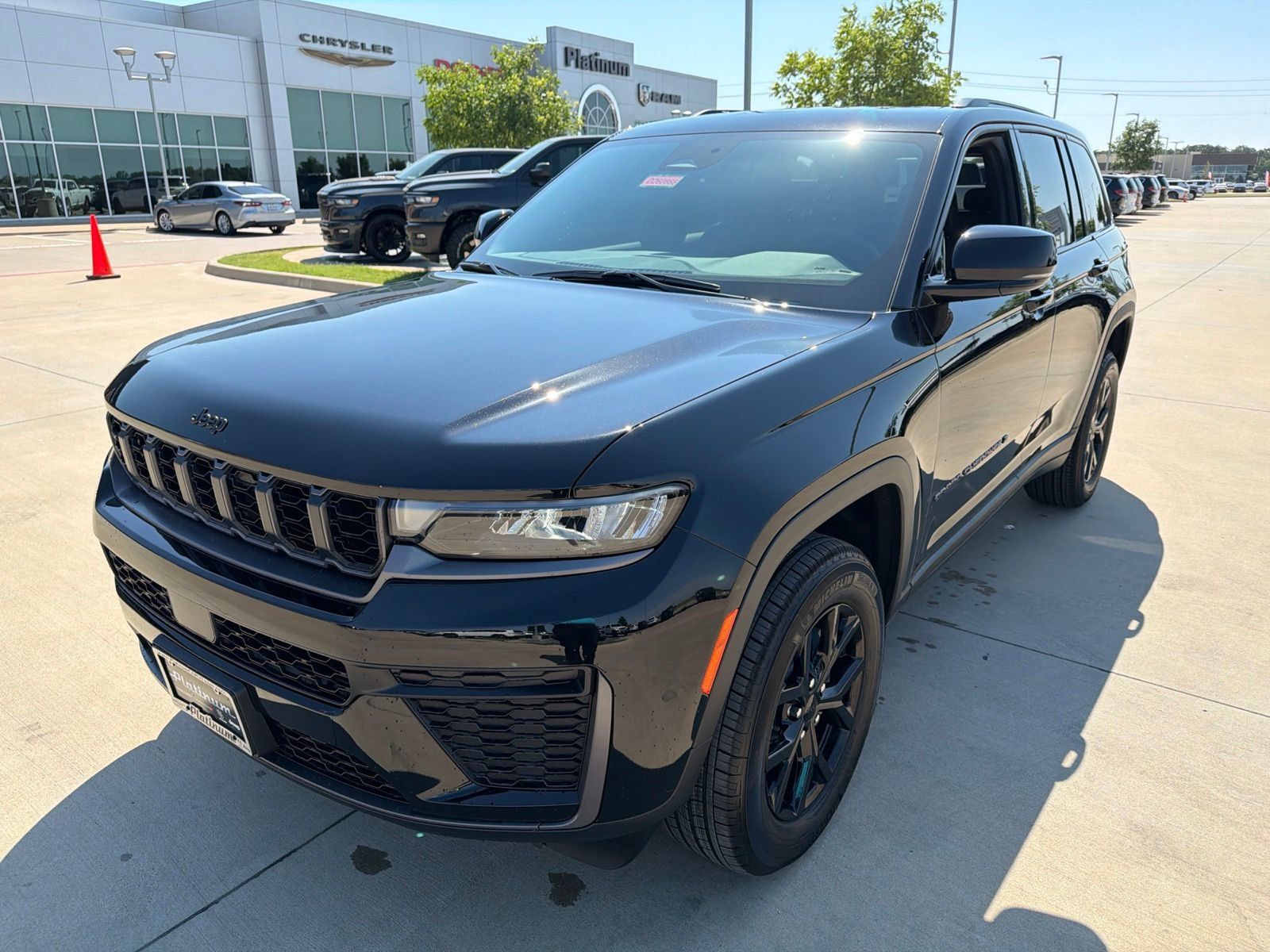 New 2026 Jeep Grand Cherokee Altitude AWD/4WD image 9