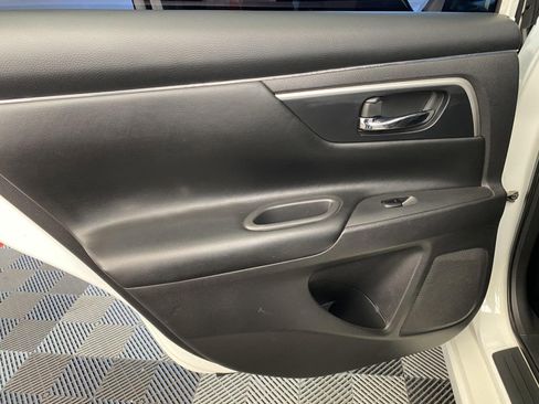 Used 2017 Nissan Altima 2.5 SR w/ Midnight Edition Package image 15