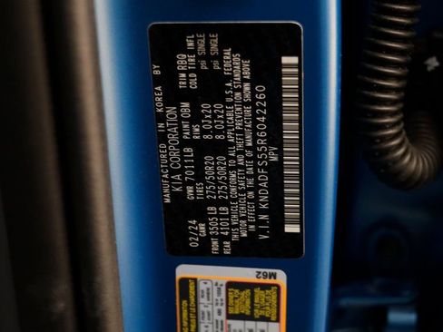 Used 2024 Kia EV9 Land image 27