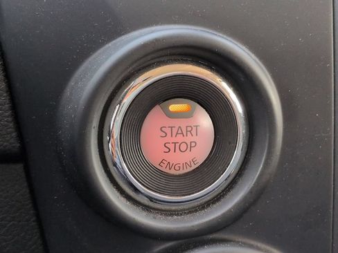 Used 2024 Nissan Titan SV AWD/4WD image 25