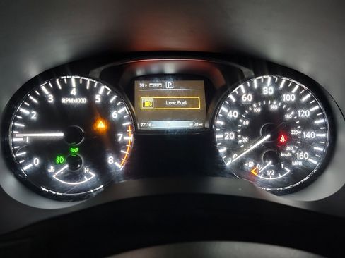 Used 2018 Nissan Pathfinder SV image 18