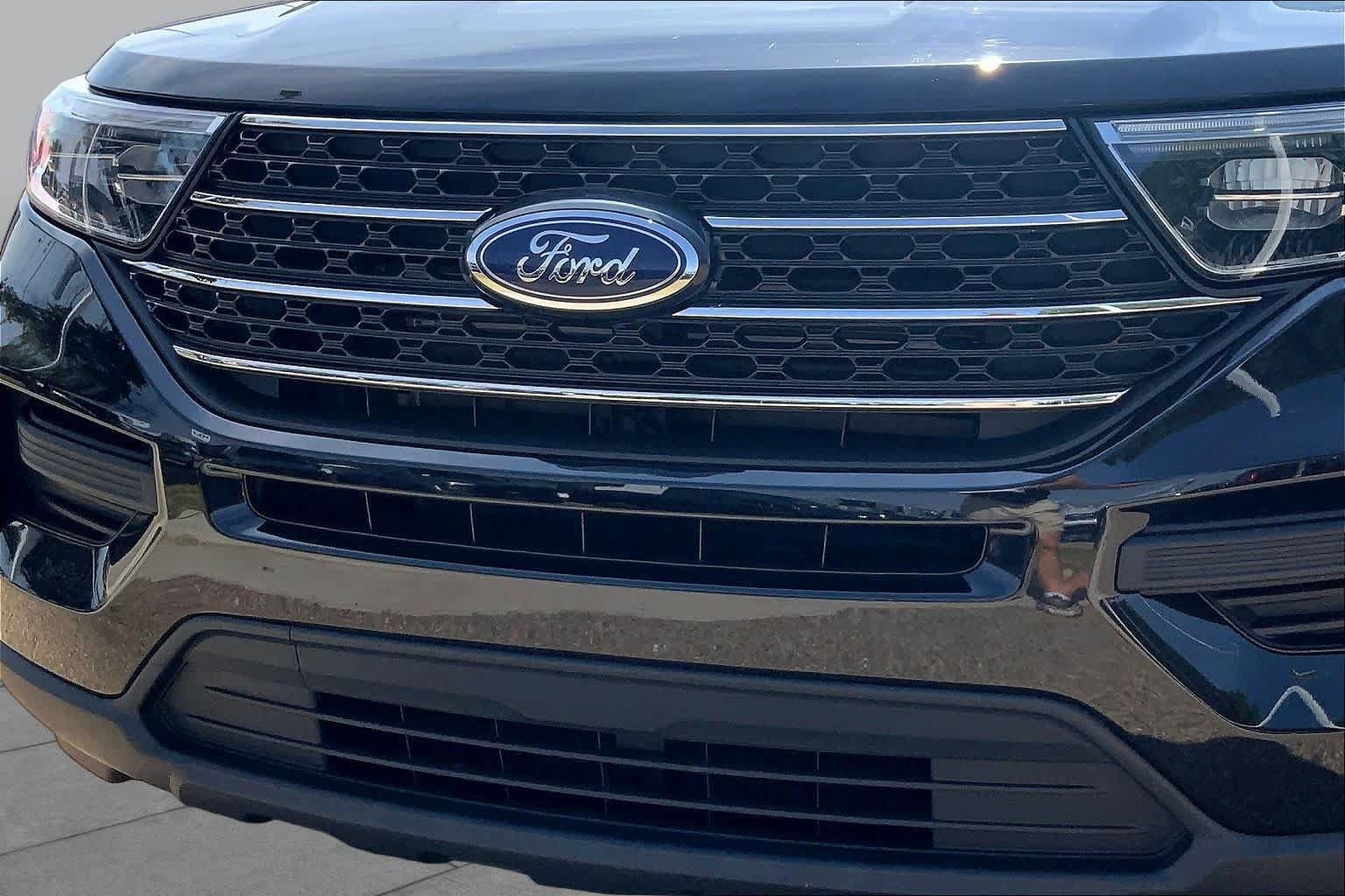 Certified 2023 Ford Explorer XLT AWD/4WD image 30