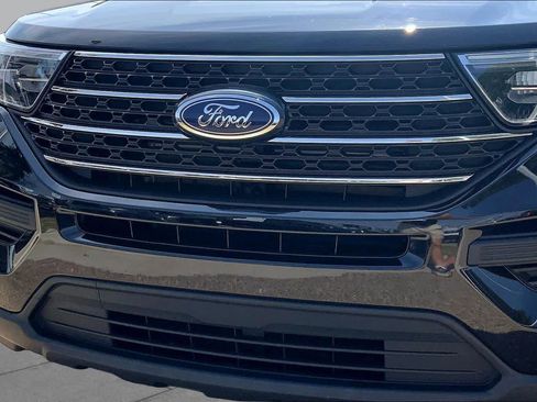 Certified 2023 Ford Explorer XLT AWD/4WD image 30