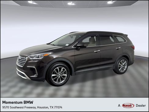 Used 2017 Hyundai Santa Fe SE image 1