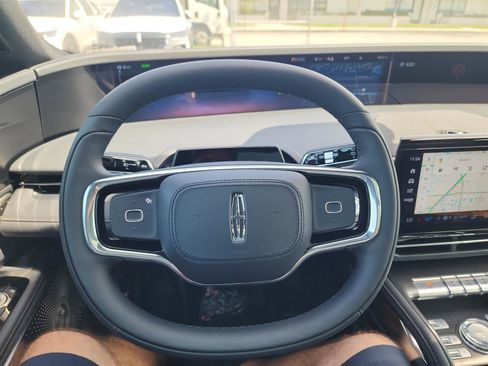 New 2025 Lincoln Nautilus Reserve image 34