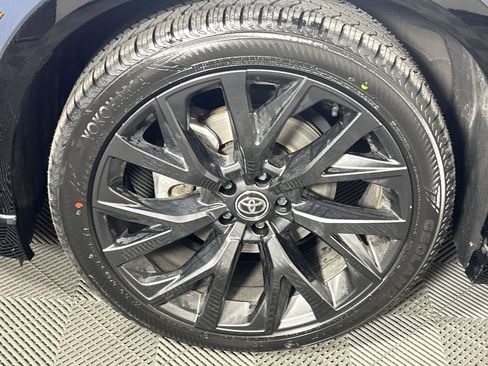 Used 2025 Toyota Crown Signia image 9