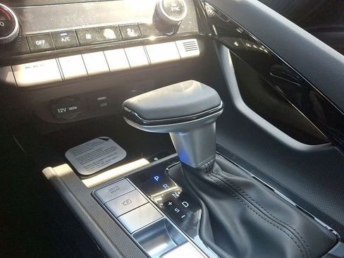 New 2026 Hyundai Elantra Limited FWD image 15
