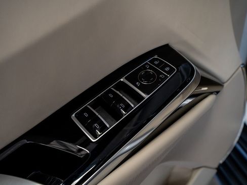 Used 2025 Cadillac Escalade Sport Platinum AWD/4WD image 31