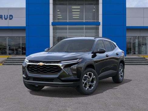 New 2026 Chevrolet Trax LT w/ Driver Confidence Package FWD image 6