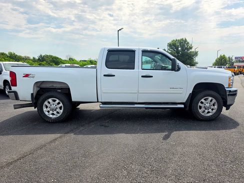 Used 2014 Chevrolet Silverado 2500 LT w/ Interior Plus Package AWD/4WD image 9
