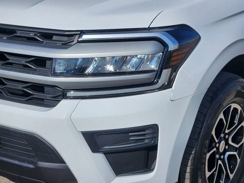 Used 2024 Ford Expedition Max XLT image 10