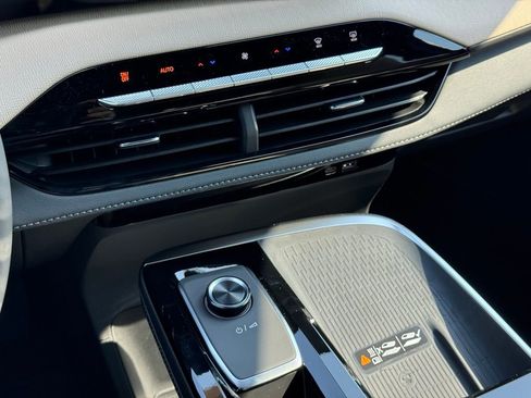 New 2026 Buick Enclave Preferred w/ Power Package image 32