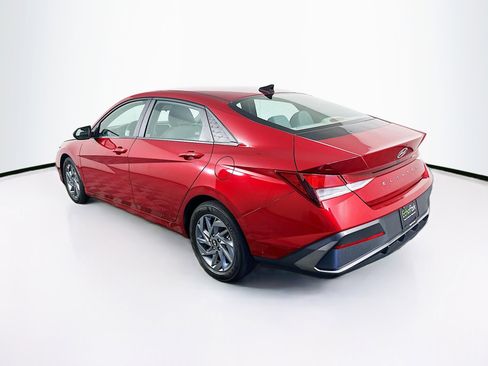 Used 2024 Hyundai Elantra SEL image 5