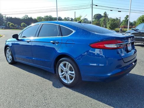 Used 2018 Ford Fusion SE w/ Fusion SE Technology Package FWD image 12