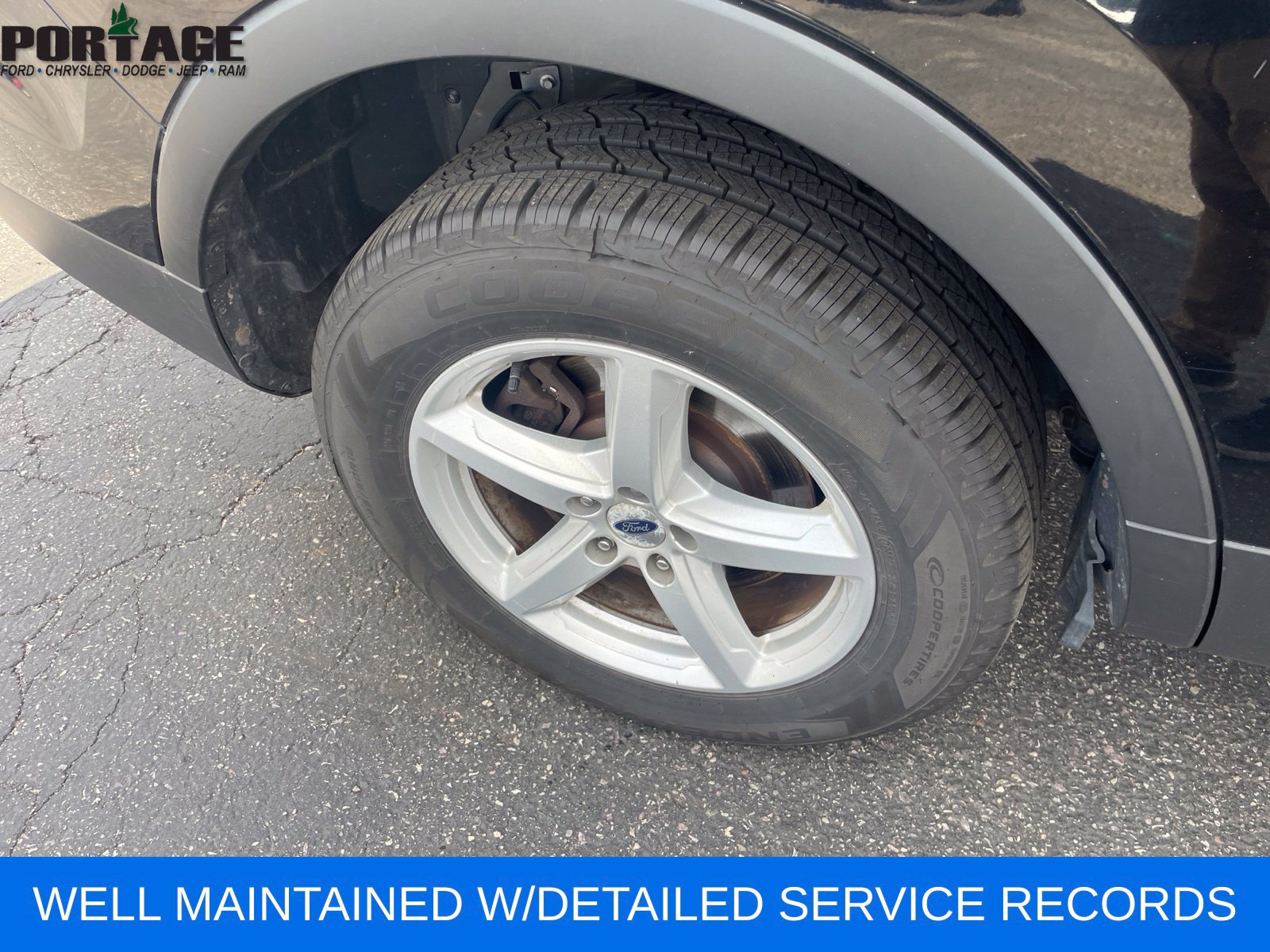 Used 2017 Ford Explorer XLT w/ Equipment Group 202A AWD/4WD image 8