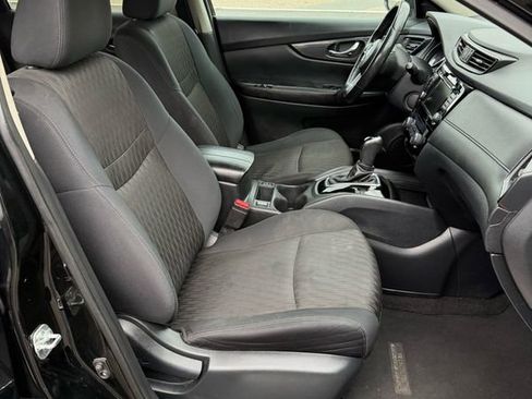 Used 2018 Nissan Rogue SV w/ Premium Package FWD image 13