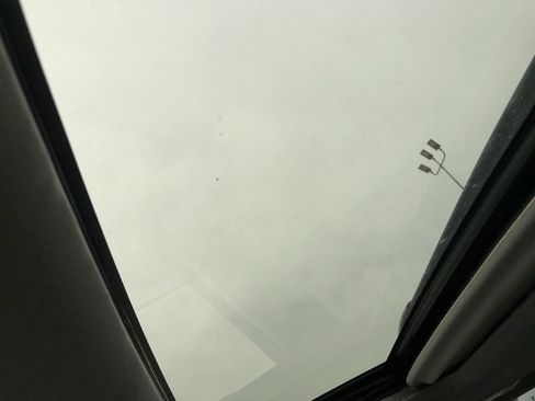 Used 2019 Toyota Highlander Limited image 26